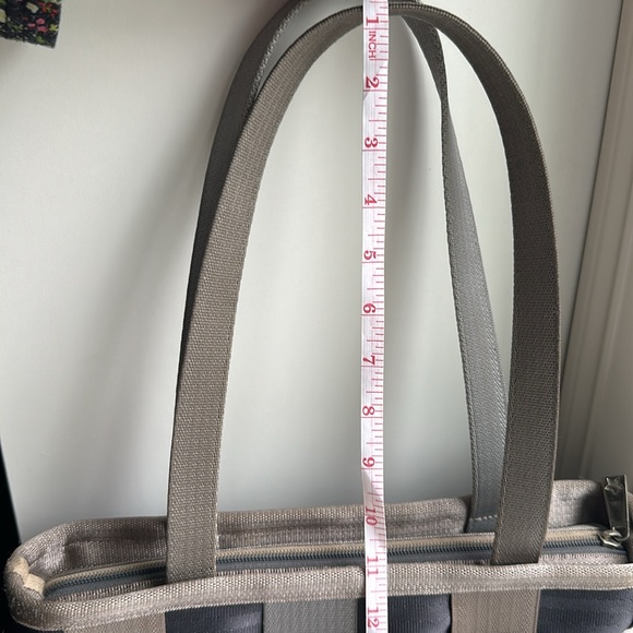 Harvey’s Seatbelt brown shoulder bag - Picture 11 of 15